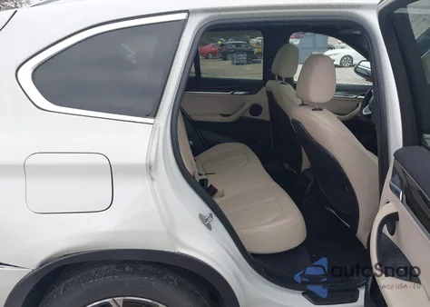 2021 BMW X1 Sdrive28I z USA, uszkodzony, nr VIN WBXJG7C00M5S77392